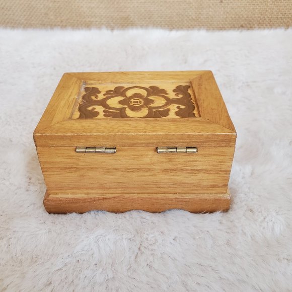 Wood Jewelry Box - Picture 4 of 4